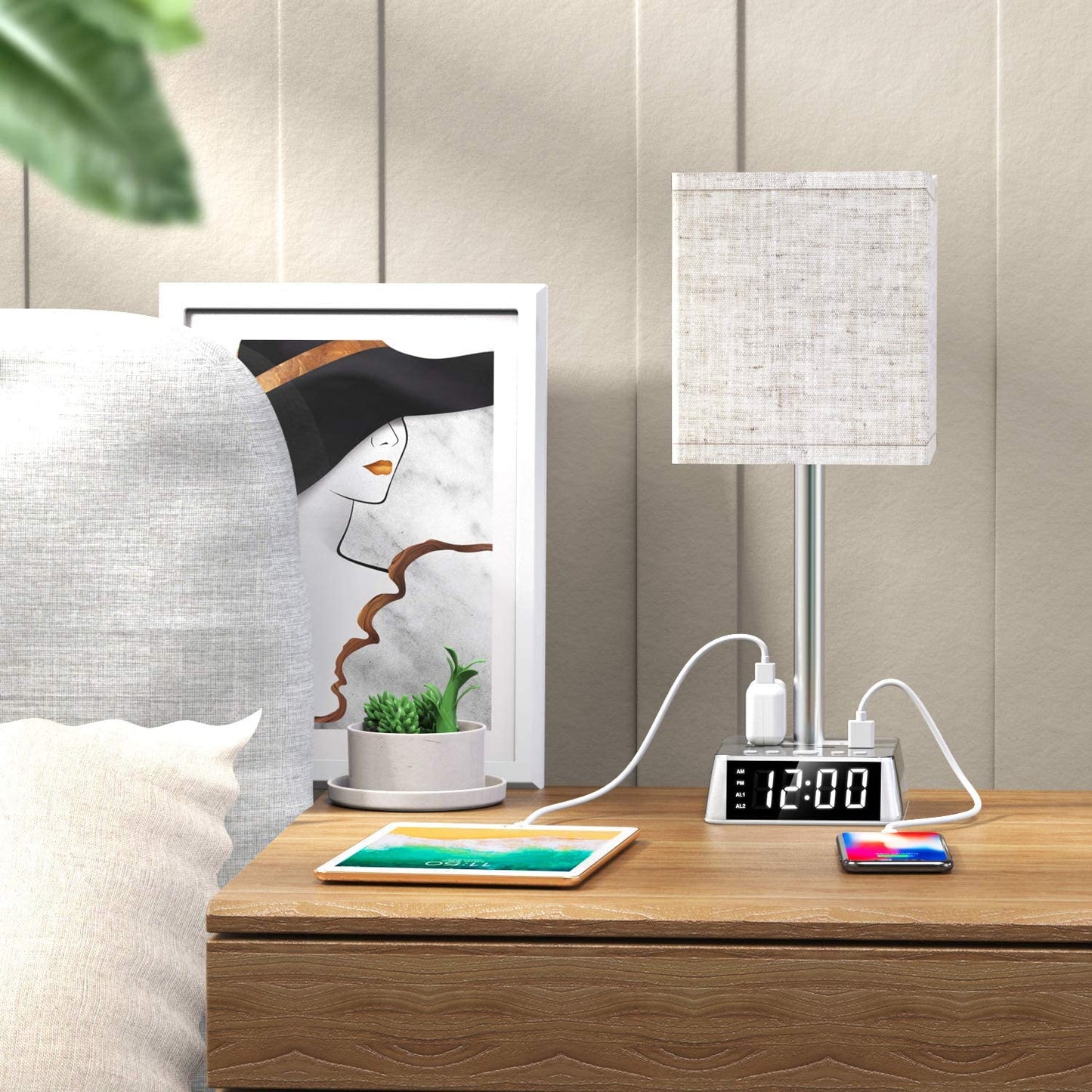 Modevo Lamp w/ 4 USB Ports - Modevo